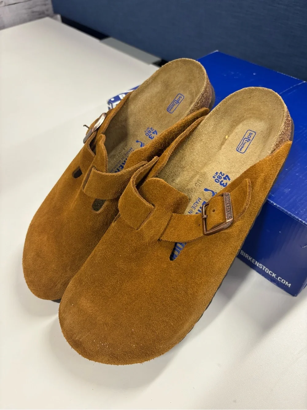 Birkenstock Kids Suede Clog Sandals in Chestnut